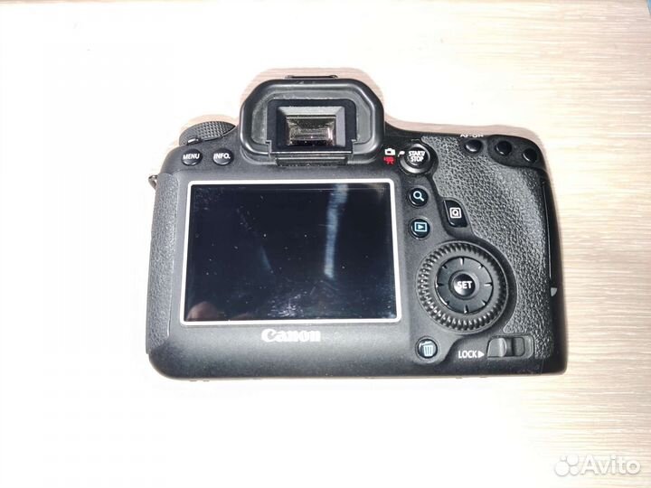 Зеркальный фотоаппарат Canon 6D