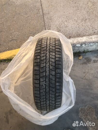 Dunlop SP Winter Ice 01 205/60 R16