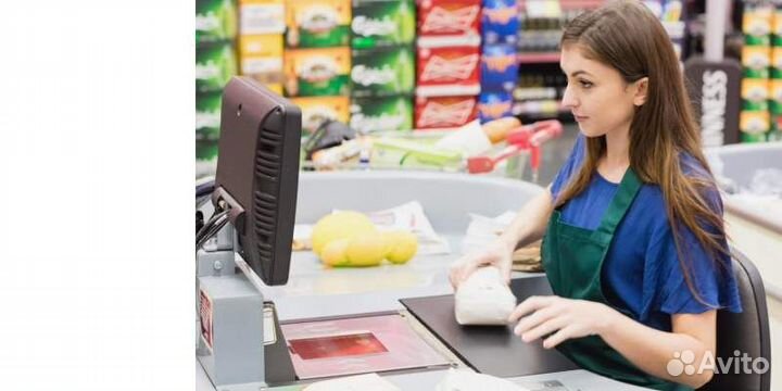 Работник торгового зала в алкогольный магазин