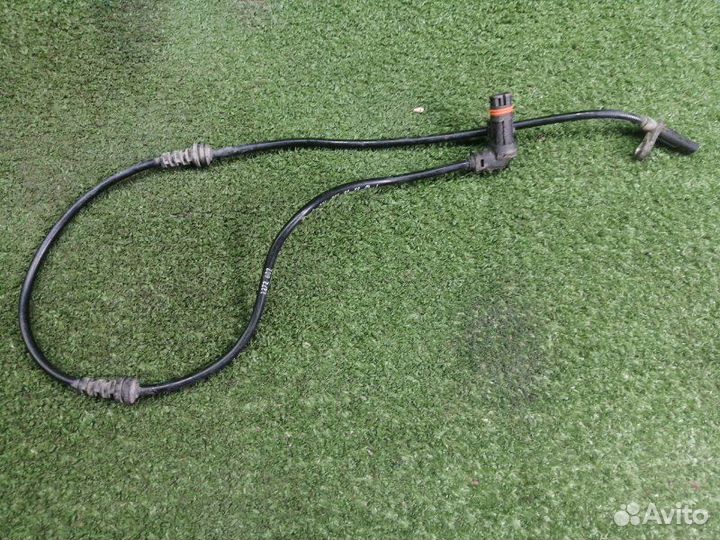 Датчик abs передний левый Mercedes Glk