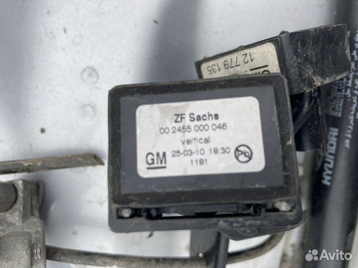 Датчик ускорения правый (левый) opel Astra j