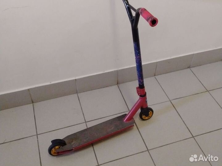 Трюковой самокат в хорошем состоянии