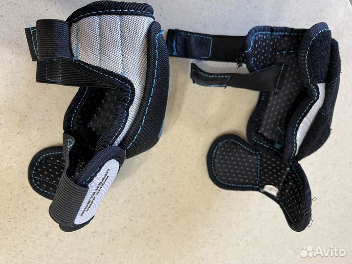 Нагрудник и налокотники хоккейные детские