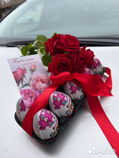 Цветы на 8 марта шоколадные яйца подарок