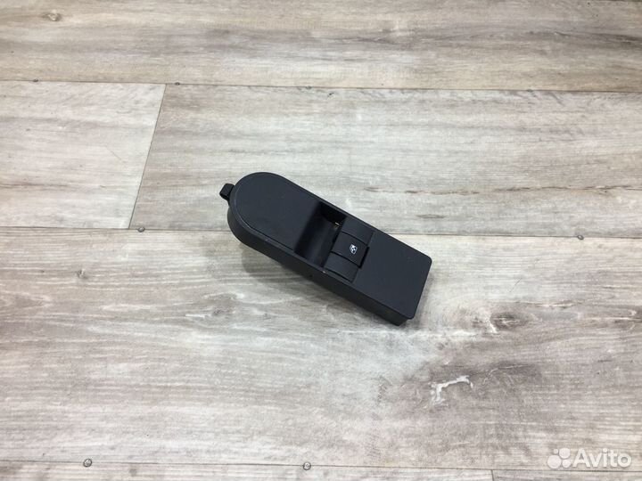 Кнопка стеклоподъемника правая Astra H / Астра Н