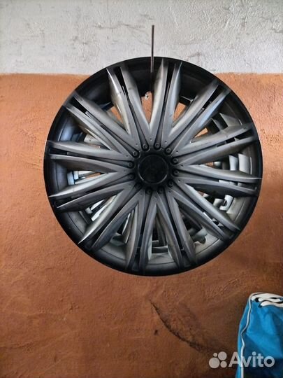 Колпаки r15 три штуки, цена за один