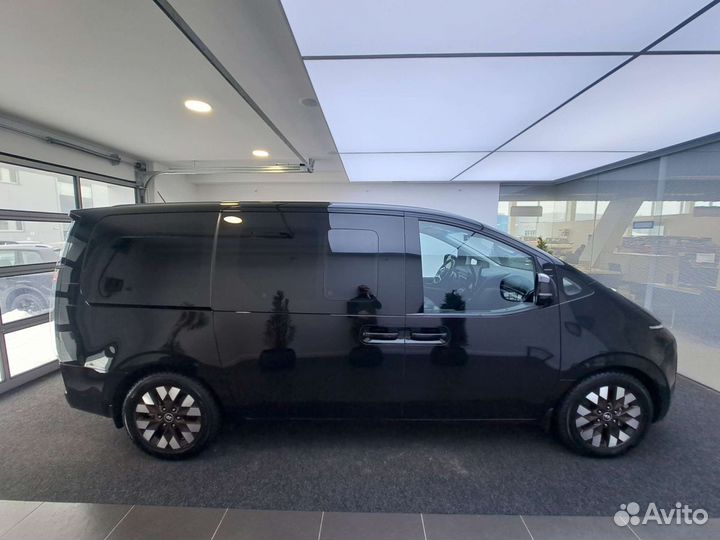 Hyundai Staria 2.2 AT, 2022, 84 323 км