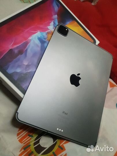 iPad pro 11 2020 256gb (wifi + cellular)