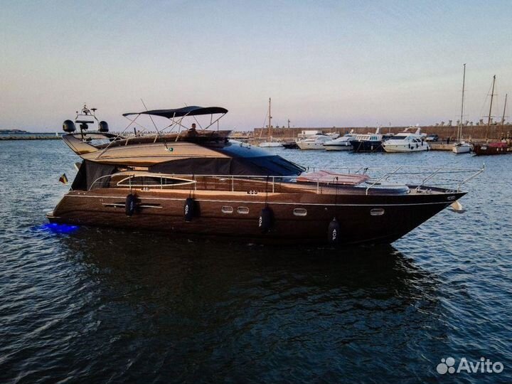 Моторная яхта Princess 61