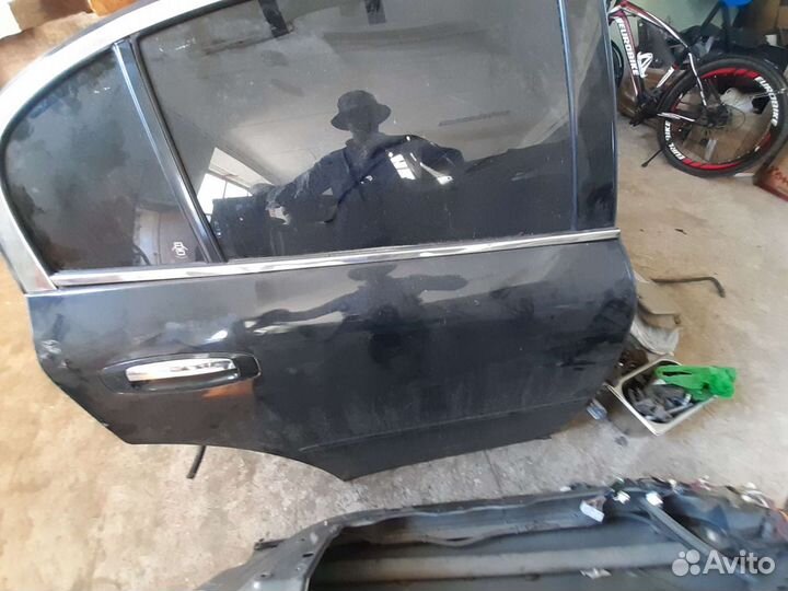 Двери правые Nissan Skyline 01-07