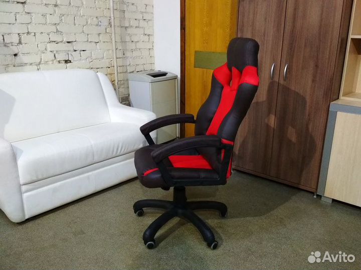 Кресло руководителя Дик экокожа/ткань. Новое