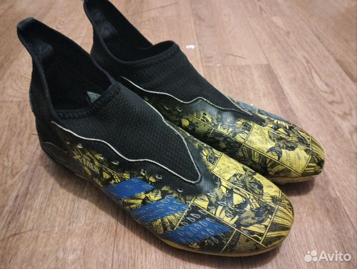 Футбольные бутсы adidas predator