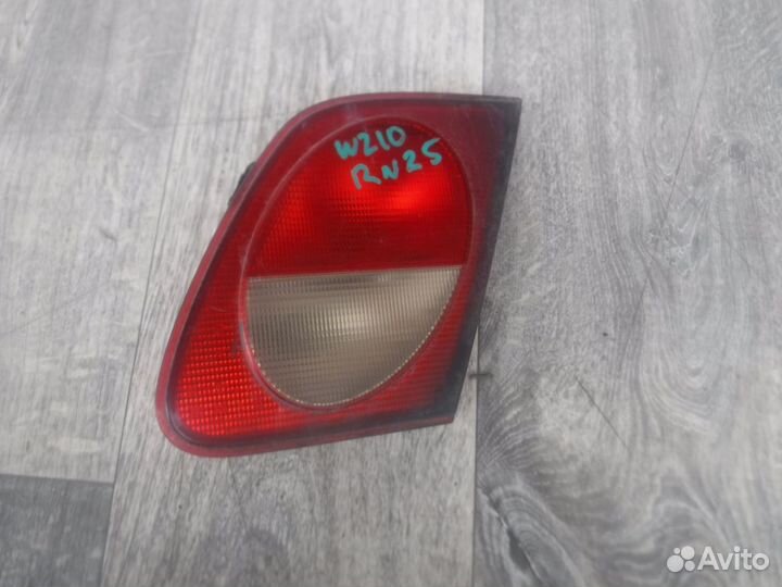 Фонарь правый внутренний №25 Mercedes E W210 1995