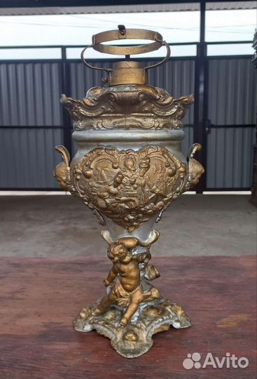 Старинная керосиновая лампа