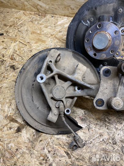 Задний кулак в сборе vw tiguan 1
