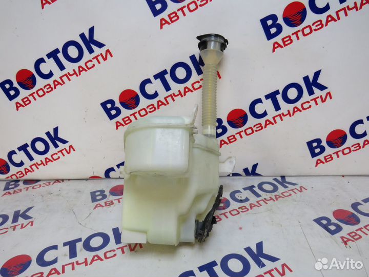 Бачок омывателя toyota crown GRS180, GRS181, GRS18
