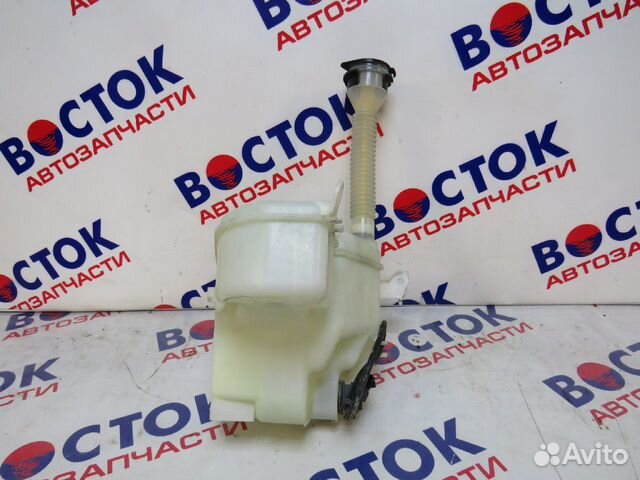 Бачок омывателя toyota crown GRS180, GRS181, GRS18