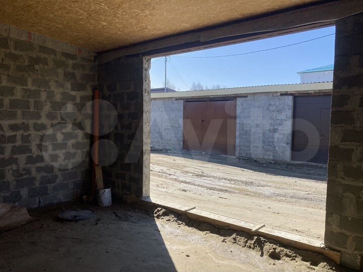 Гараж, > 30 м²