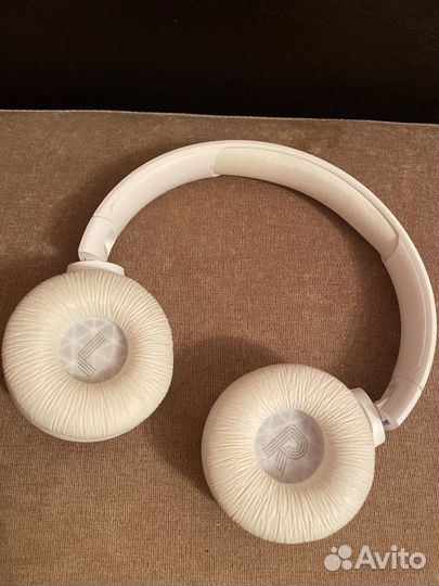 Беспроводные наушники jbl tune 520bt