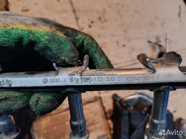 Топливная рампа 1.2 TSi CBZ Skoda Yeti 03F133320C