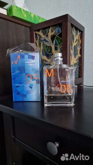 Escentric molecules Molecule 05