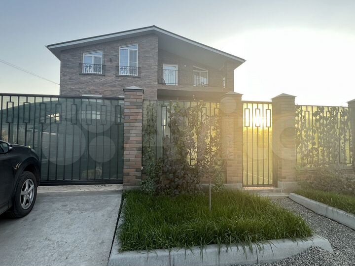 Дом 213,4 м² на участке 6 сот.