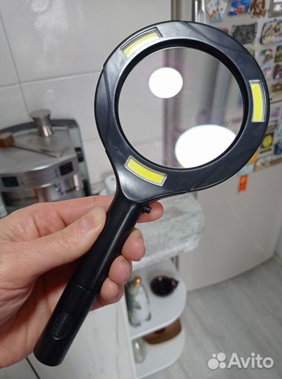 Лупа с подсветкой. Новая, с батарейками