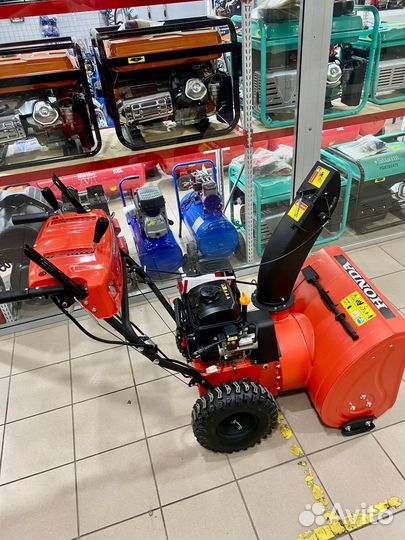 Снегоуборщик бензиновый Honda HSS 13HP