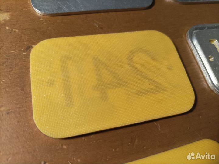 Номерки на дверь из металла