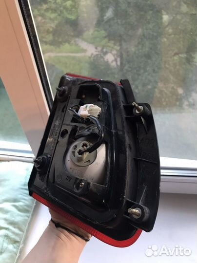 Nissan almera n16 задний фонарь