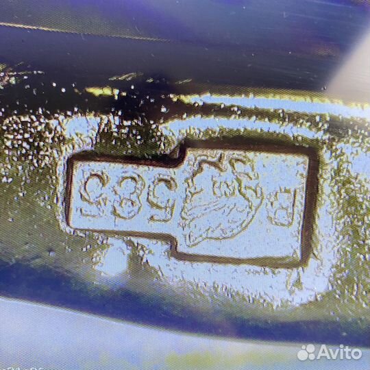 Золотые серьги с камнями 585пр. вес: 2,70гр