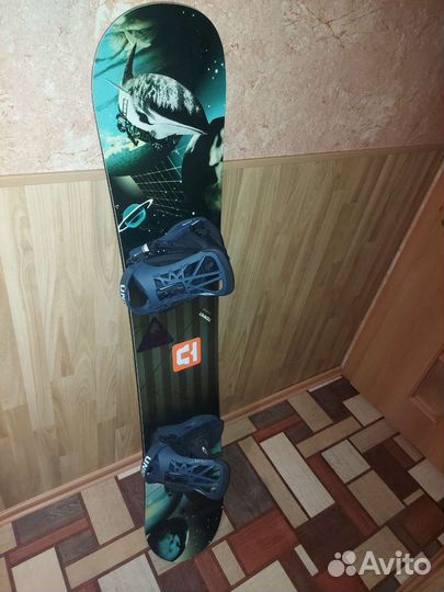 Продам сноуборд,с креплениями и с ботинками