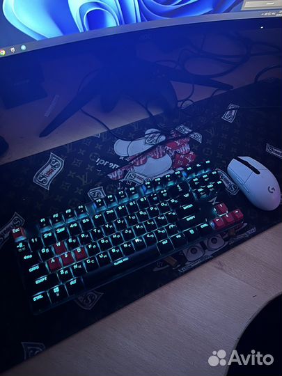 Игровая клавиатура и мышь g305