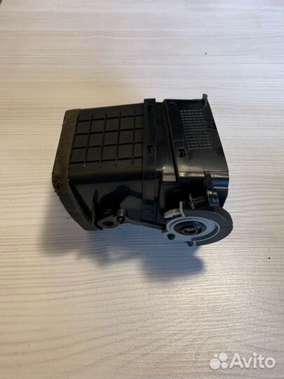 Дефлектор левый Hyundai Elantra XD G4ED