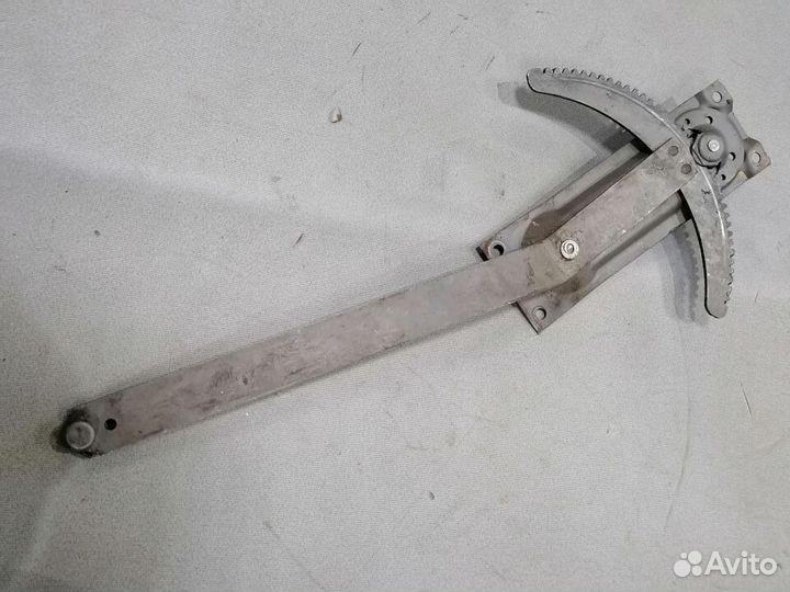 Стеклоподъемник механический Volvo 343 1984-1991