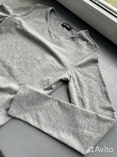 Лонгслив укороченый фирменный (M)