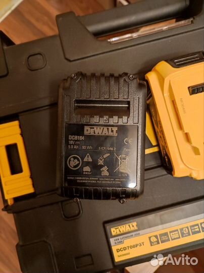 Аккумулятор оригинал Dewalt 18v DCB184, зарядник