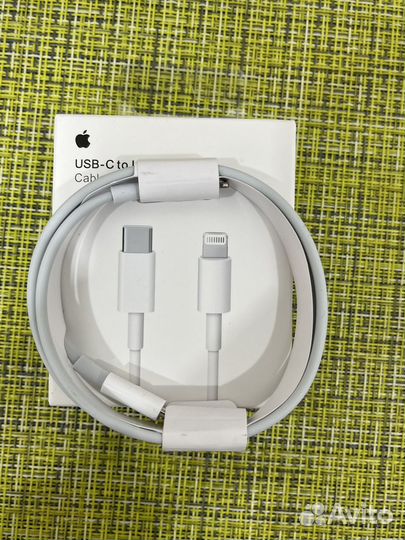 Зарядка на iPhone кабель