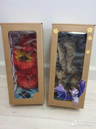 Подарочная коробка с окном