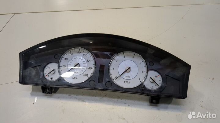 Щиток приборов Chrysler 300C, 2008