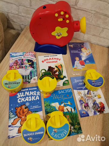 Диапроектор Светлячок и 5 диафильмов