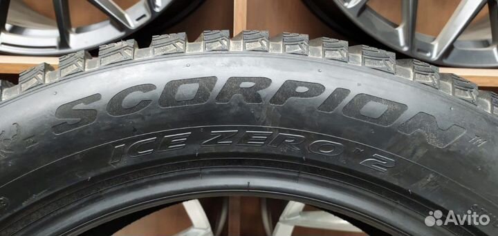 Pirelli Ice Zero 2 275/50 R21