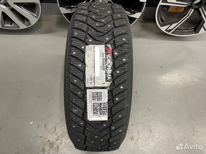 Yokohama IceGuard Stud IG65 275/40 R20 106T