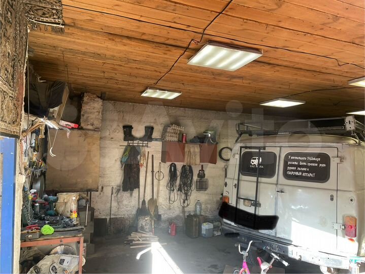 Гараж, > 30 м²