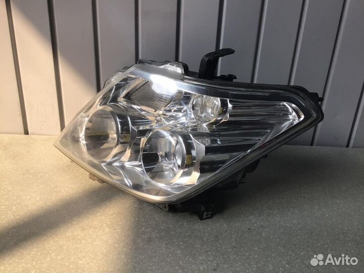 Фара левая Nissan Patrol (Y62) 2010