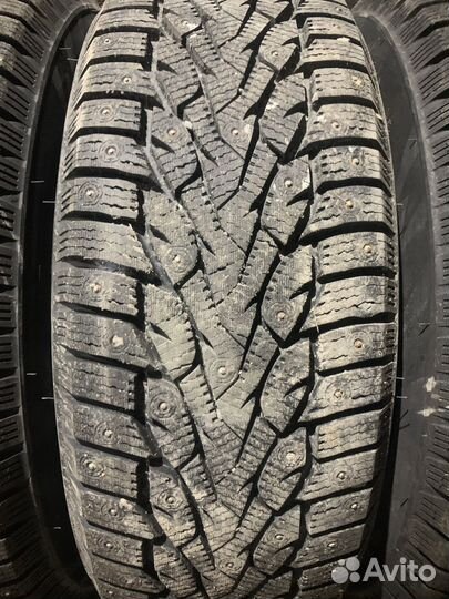 Zmax Winternova Stud III 225/60 R17