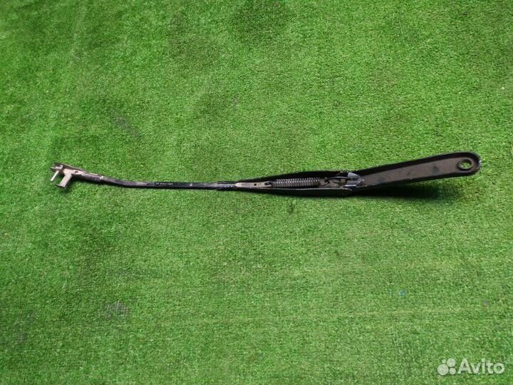 Поводок стеклоочистителя передний левый Ford Focus