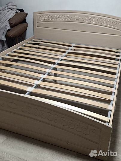 Кровать двухспальная