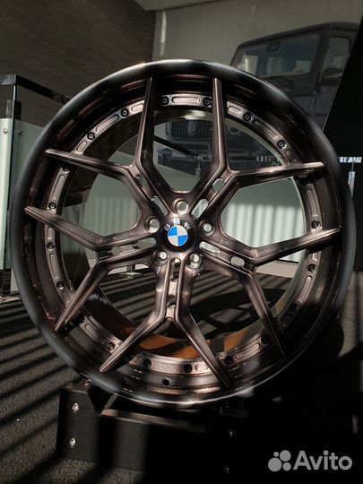 Кованые диски R22 на BMW X6 в наличии