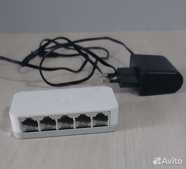 Коммутатор D-link DES-1005C